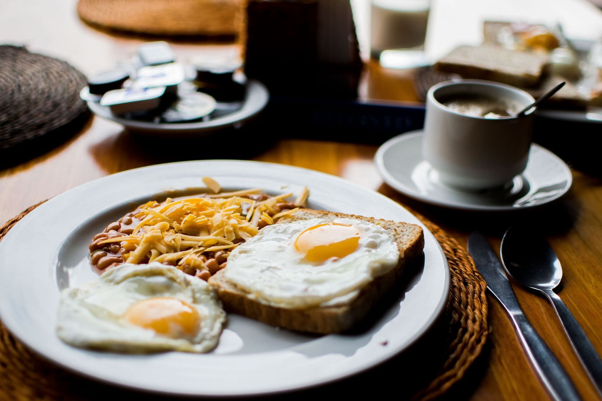 feeling hungry after eating (image sourced via Pexels / Photo by julian)